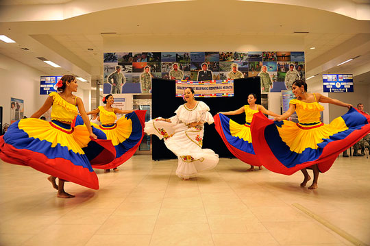 Colombian dancers, cumbia, cumbia dancers