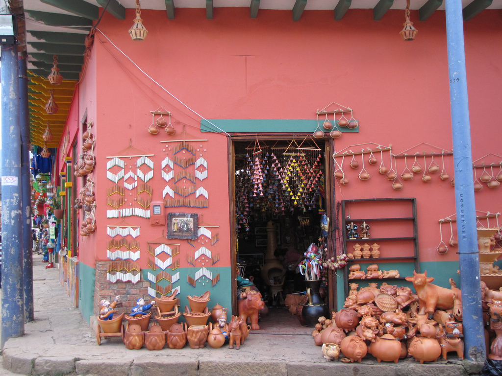 carmen de viboral, ráquira, ceramics, wayuu, zenu, weaving, guacamayas, roll-weaving, basketwork, filigree, mompos, gifts, souvenirs, colombia
