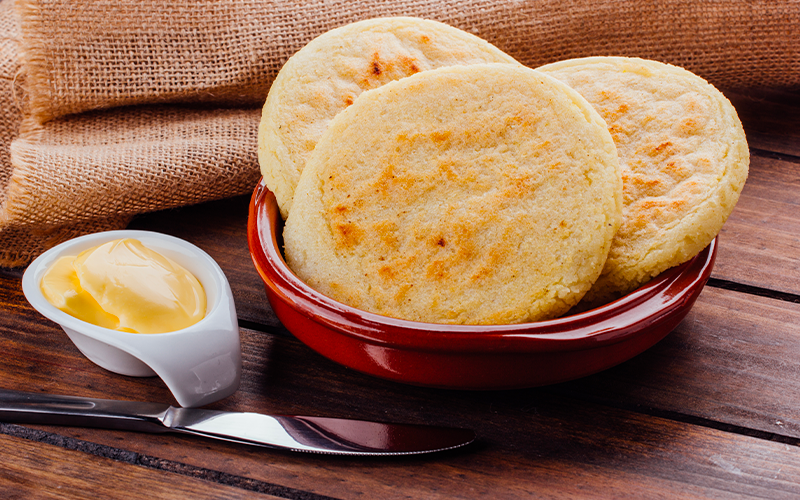 Arepa paisa is one of the most famous Colombian corn cakes you can find | Colombia country brand