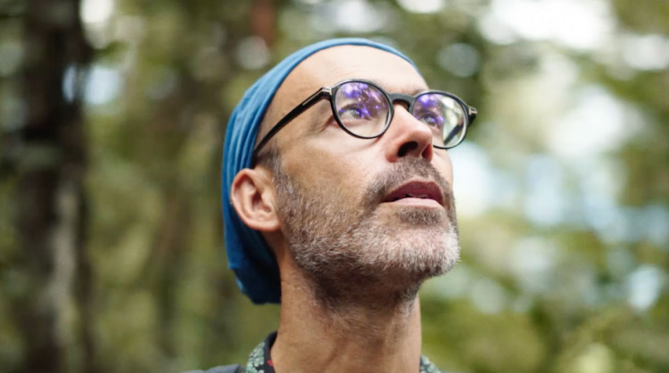 : Gabriel ‘Gabi’ Martinez, escritor español, en la búsqueda del Jaguar en el Macizo Colombiano, en Finding encanto.