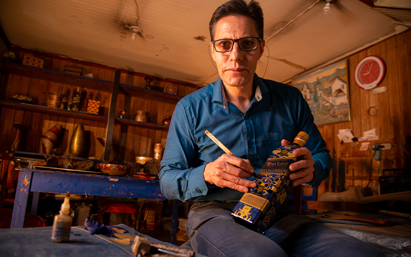 A limited edition whiskey handmade by Colombian artists from Pasto | Colombia Country Brand