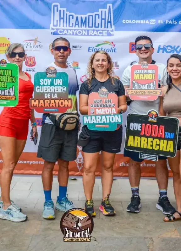 Exit gate and digital timer for the Chicamocha Canyon Race 2025 with sponsor advertising Exit gate and digital timer for the Chicamocha Canyon Race 2025 with sponsor advertising