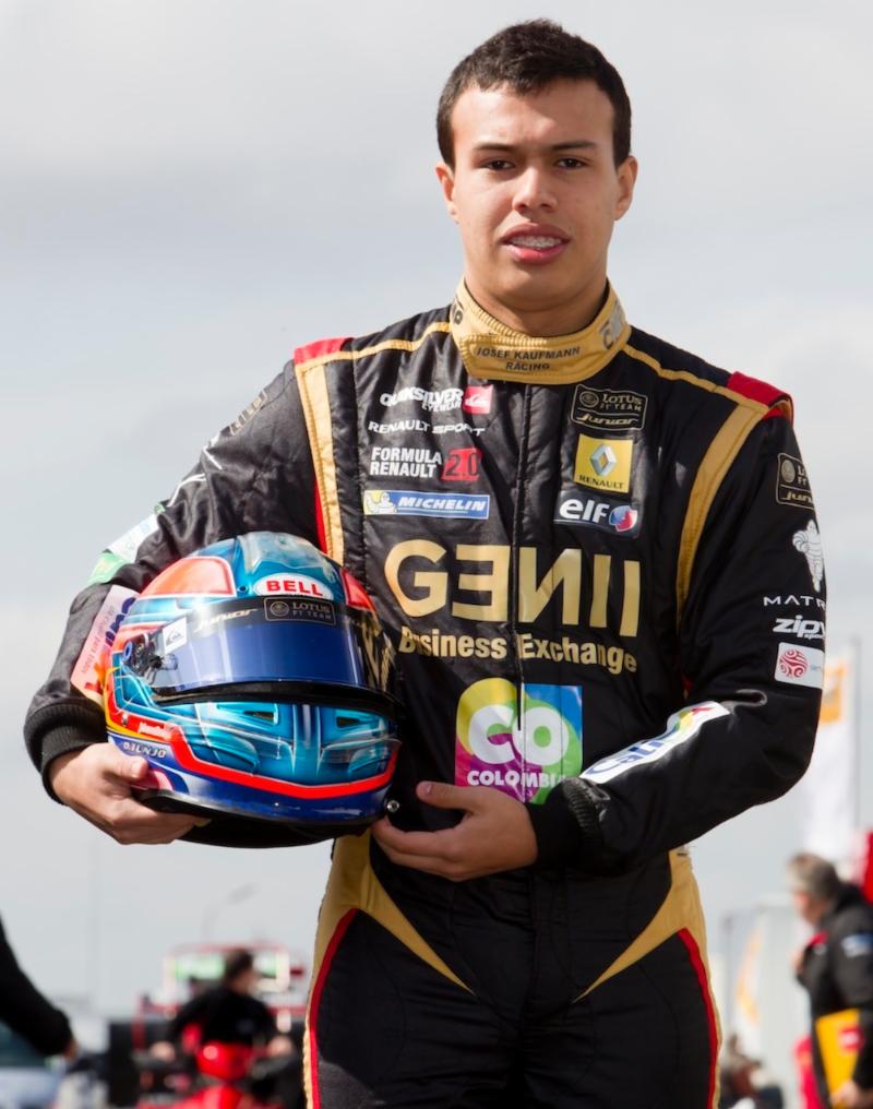 fotografia de Oscar Andrés Tunjo, piloto automovilismo Colombiano, formula 3, pilotos Colombia