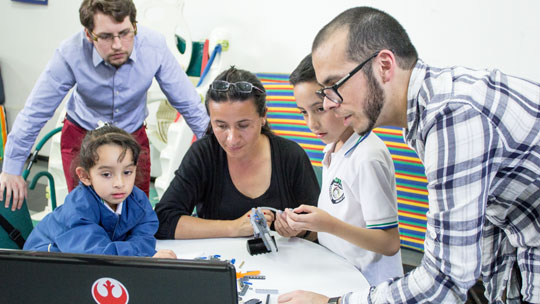prostheses for kids, prostheses with lego, colombian design