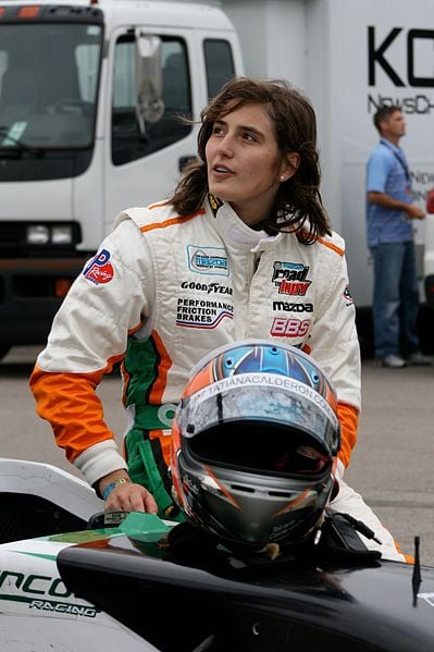 La sabrosura de la mujer colombiana, Tatiana Calderon , Piloto, Fórmula Uno.