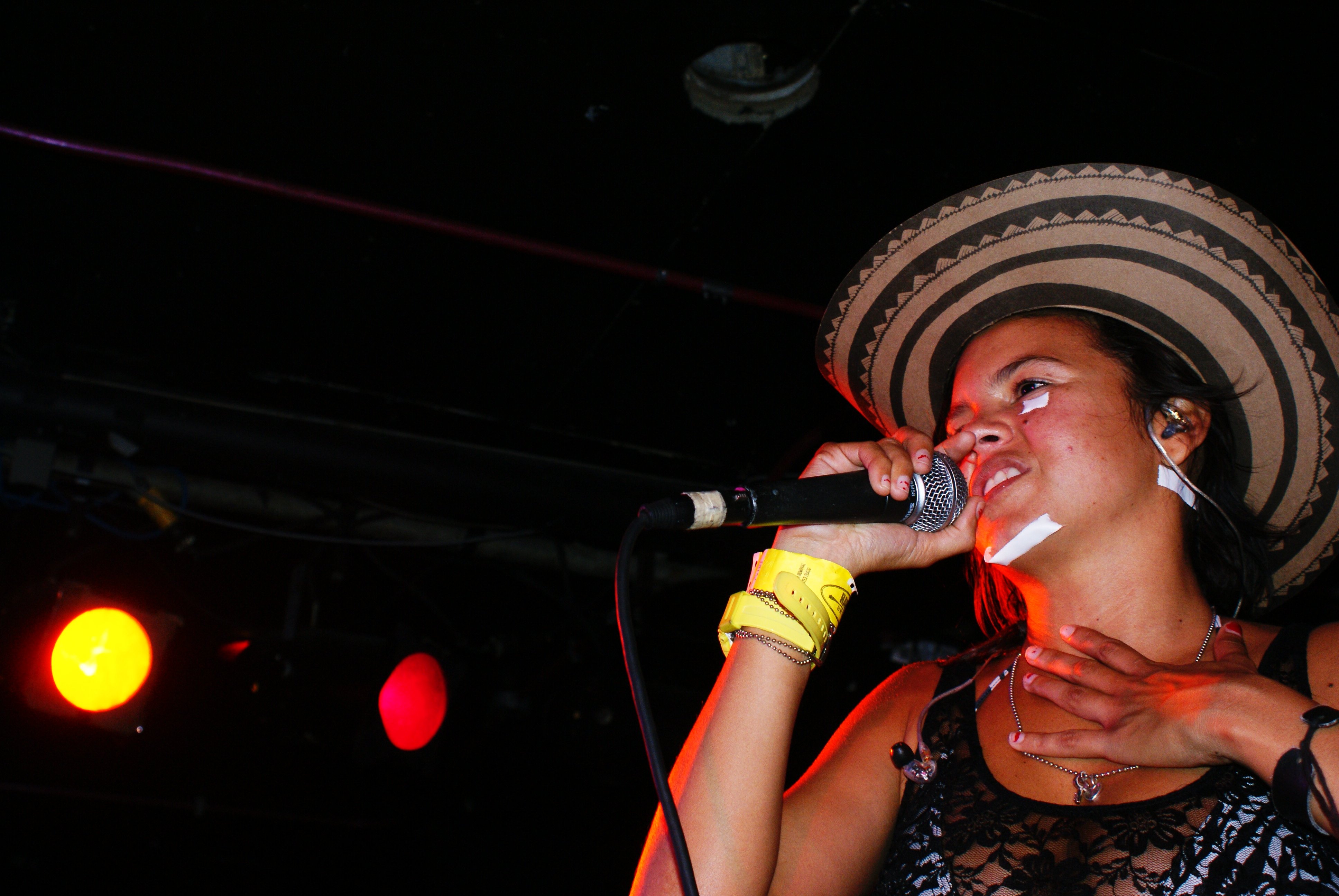 La sabrosura de la mujer colombiana, Li Saumet, cantante