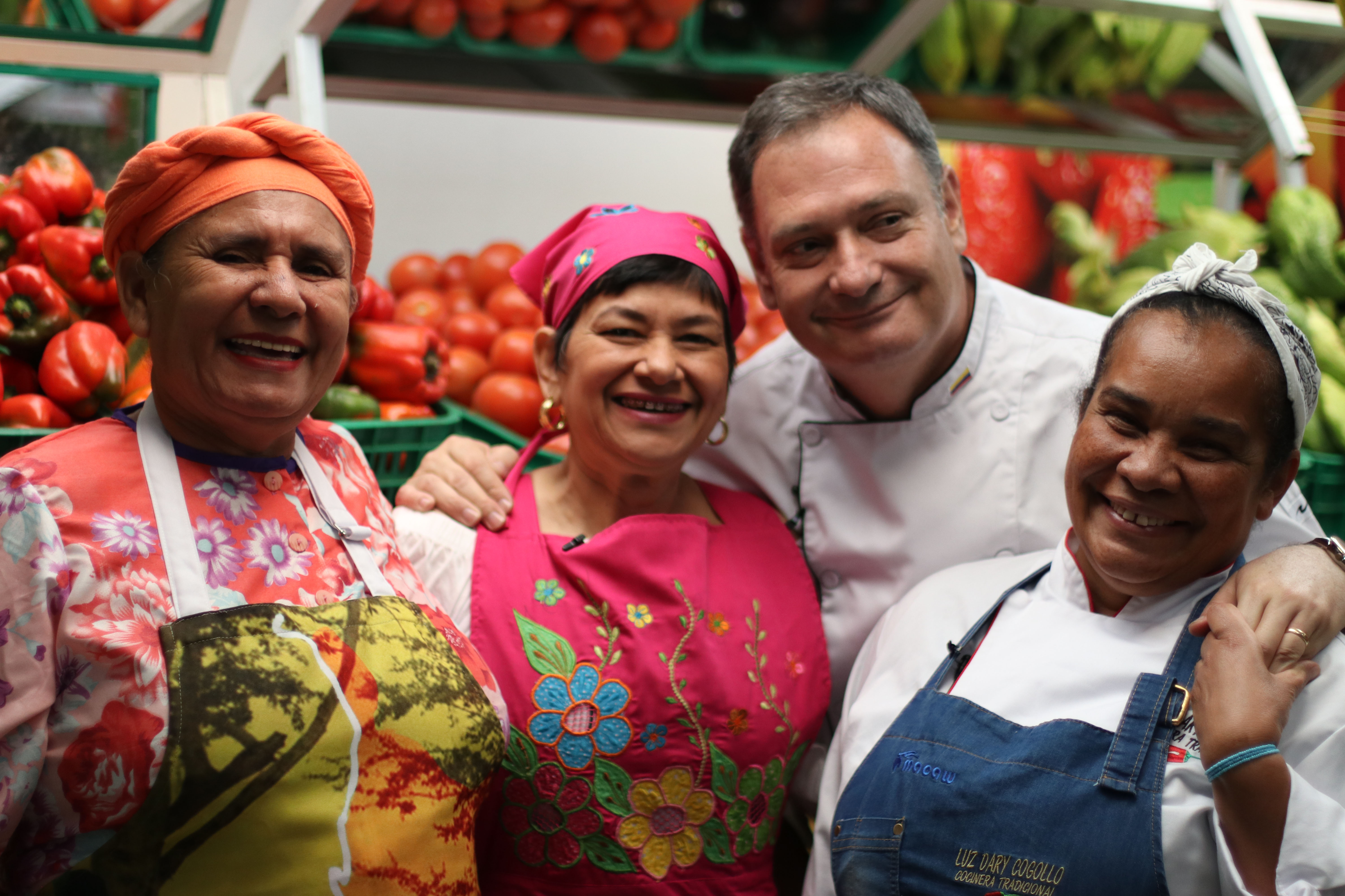 Cocineras ancestrales, Colombia inspira, gastronomía colombiana. Tradición colombiana, carlos Gaviria, plazas de mercado,