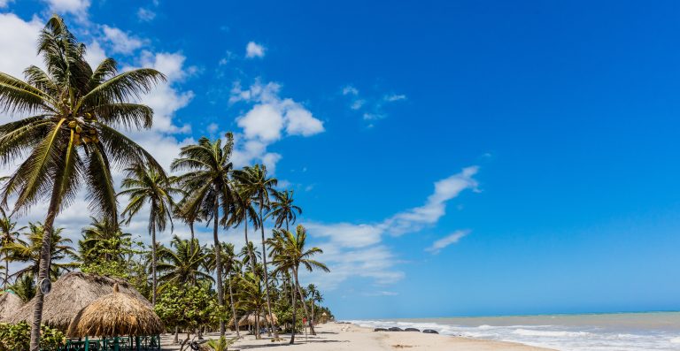 Las playas de Palomino están entre los mejores destinos turísticos para visitar en Semana Santa | Marca País Colombia