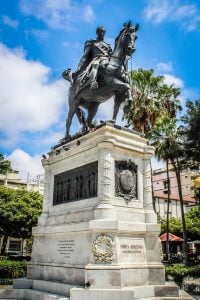 Foto de estatua de Simón Bolívar