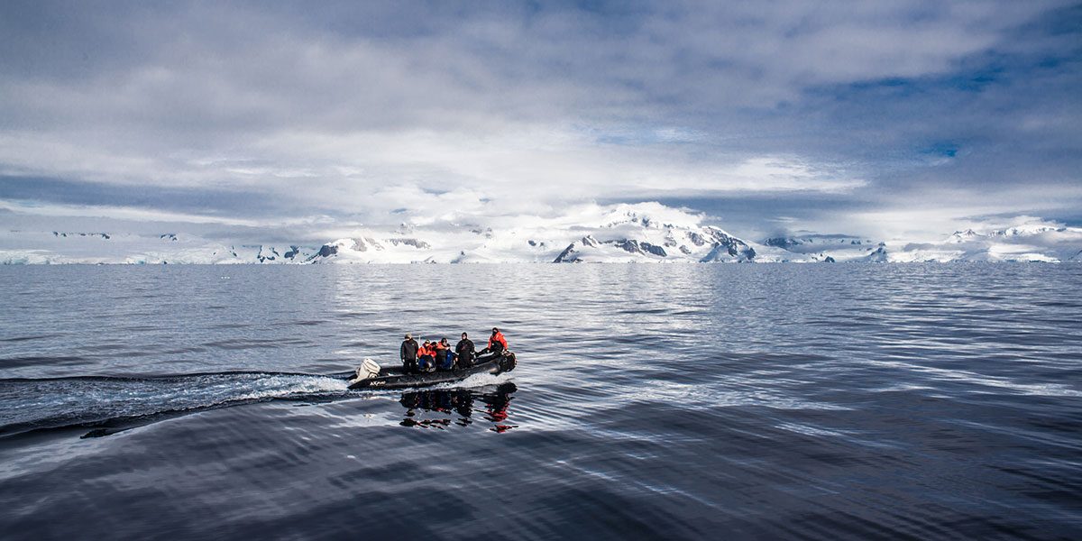 Científicos colombianos en Expedición Antártica. Foto cortesía Canal 1